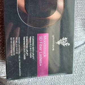 NWT YOUNIQUE 3D FIBER LASHES Mascara MOODSTRUCK